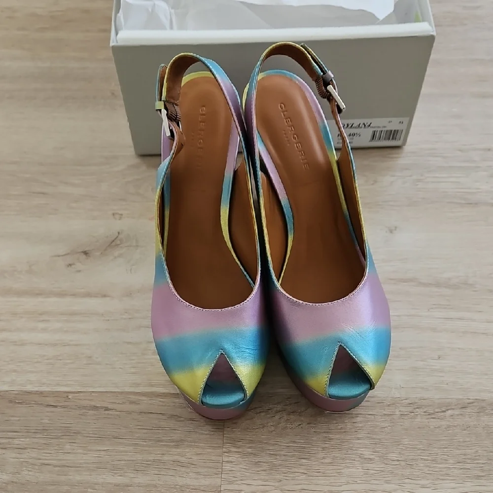 (Orig $575) Shimmery Peeptoe Platform - gorgeous Robert Clergerie - size 10